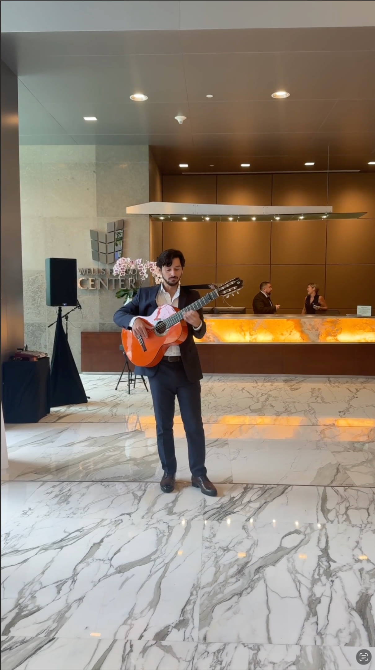Corporate gala with live guitar by Sergio De Gouveia